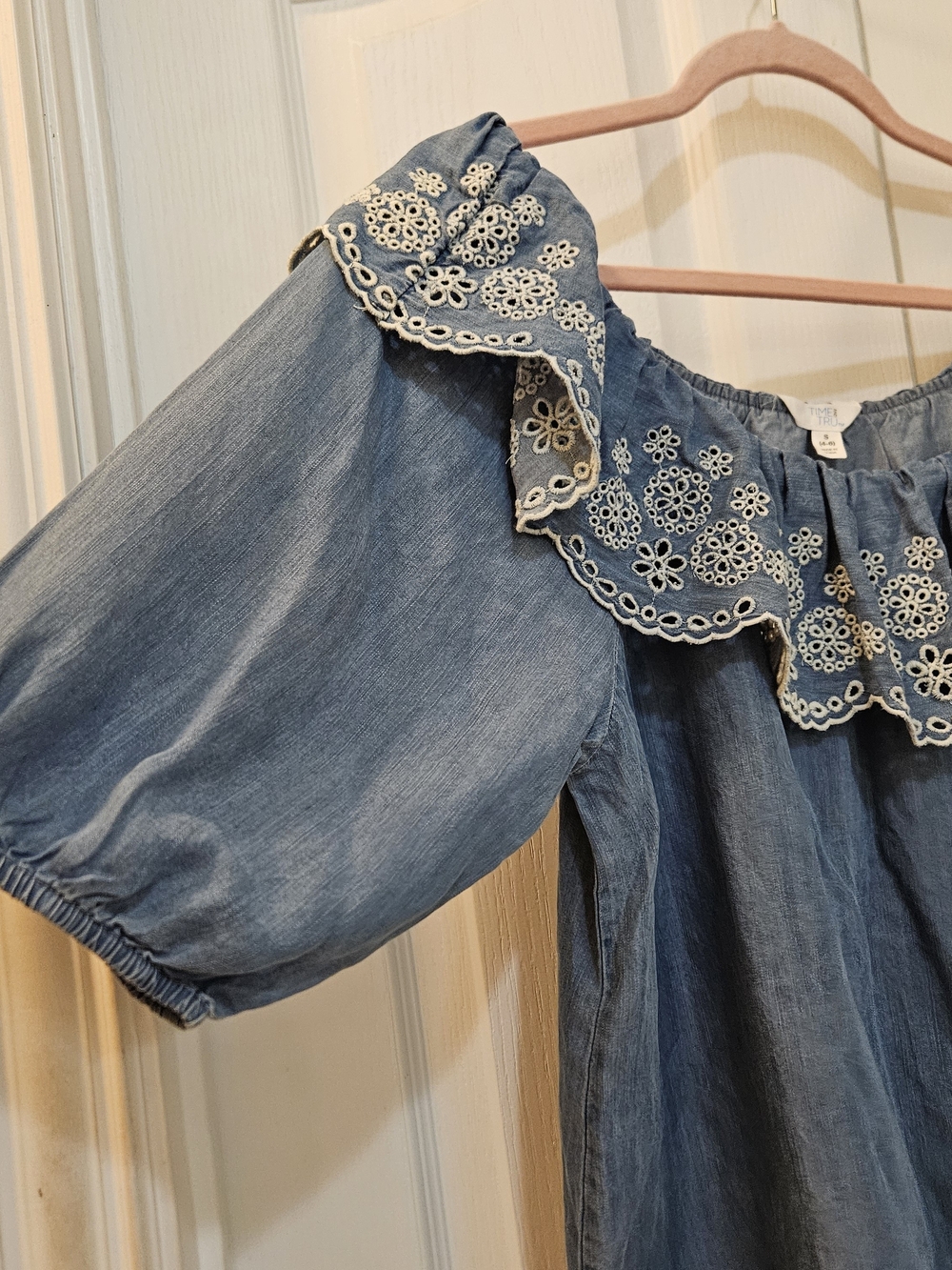Time and Tru Embroidered Off-Shoulder Chambray Peasant Top – Size Small NWT - Picture 8 of 11